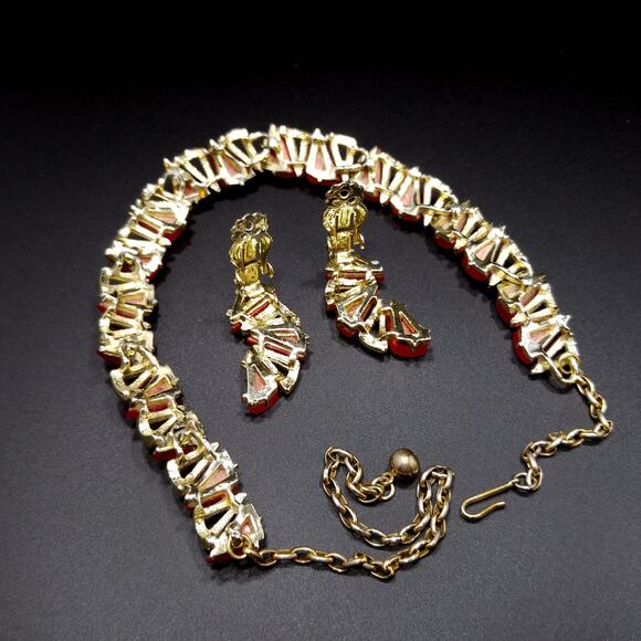 Vintage 1950s Red Thermoset Triangle Necklace & Earrings Jewelry Set - Picture 6 of 10
